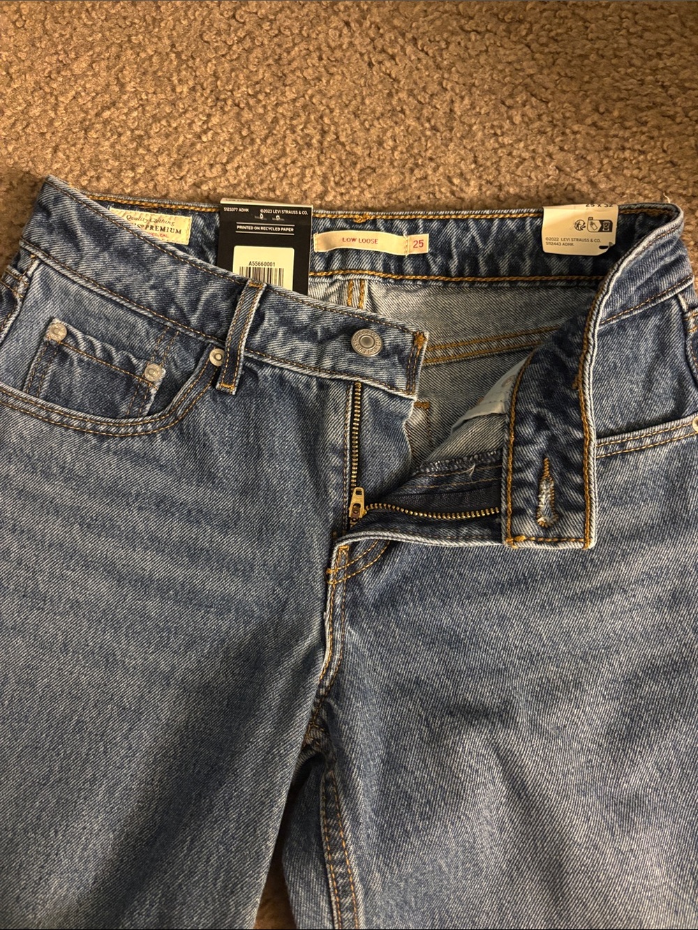Levi's Low Loose Blue Straight-Leg Women's Jeans 25x32 - Picture 6 of 6